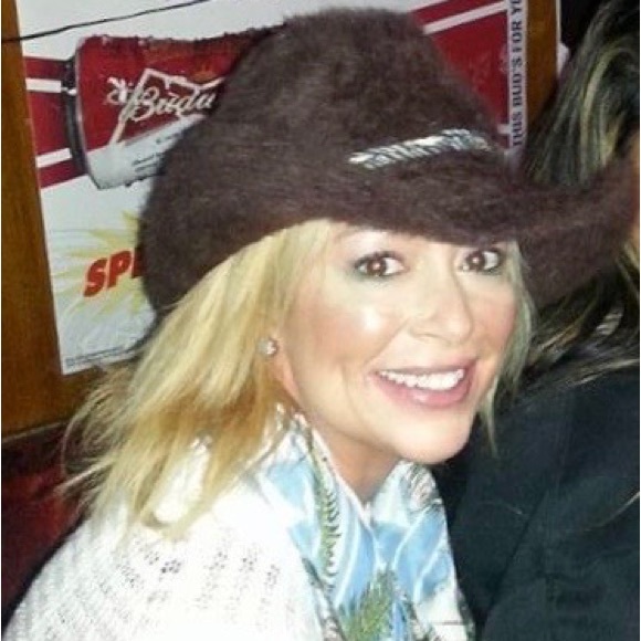 Fashionista. Contemporary Industry Insider. Retailer. Merchandiser… - Picture 5 of 7